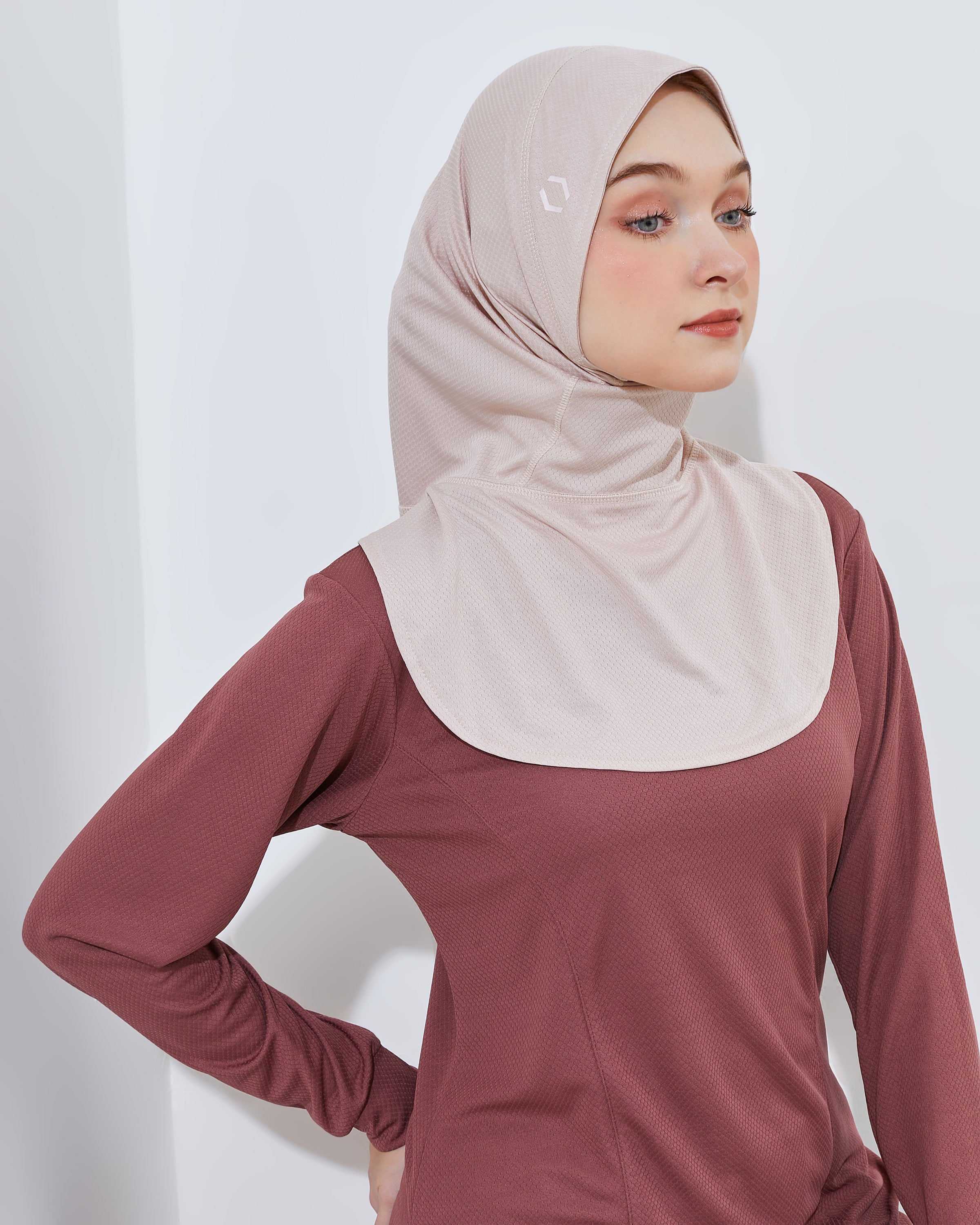 hijab sport maroon
